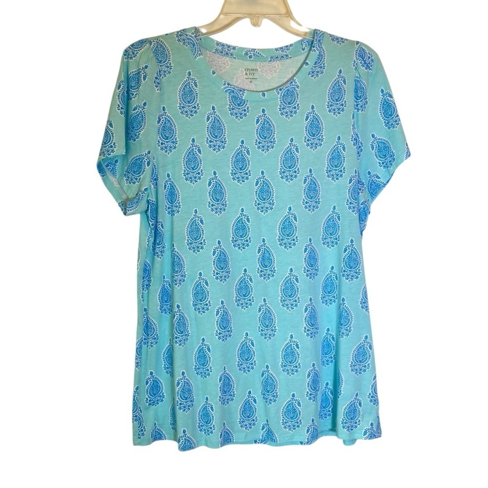 Crown & Ivy Women's size XL Blue paisley Short Sleeve Tee